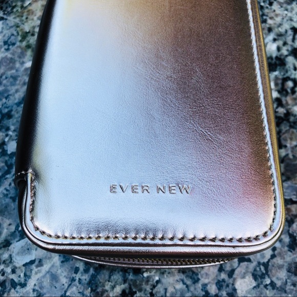 โค๏ธ EVER NEW Rose Gold zipped travel case - Picture 4 of 12